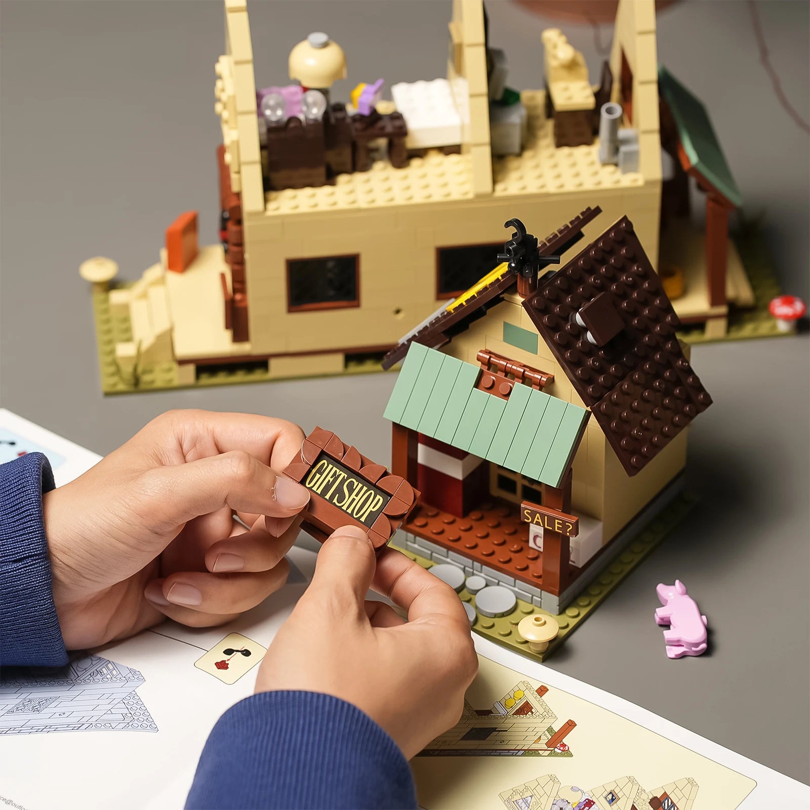 1030PCS Gravity Fall house Mystery Shack Brick